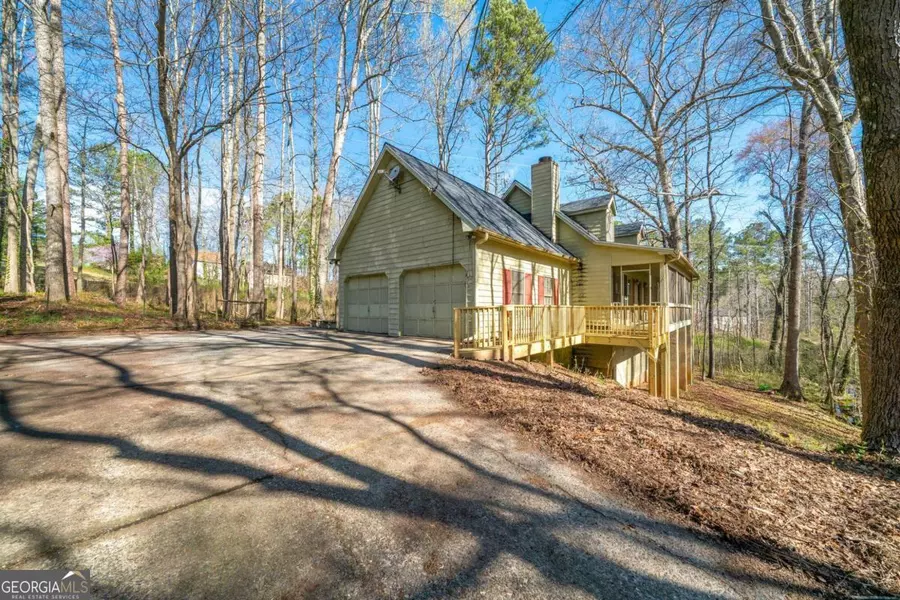 431 Creekside LN, Woodstock, GA 30188