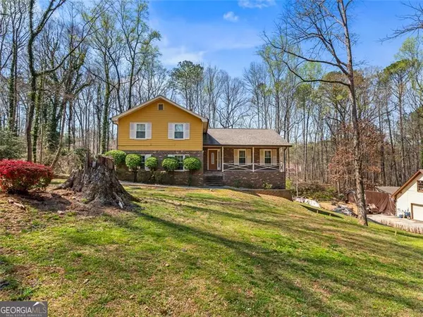 456 Pineburr LN, Stone Mountain, GA 30087