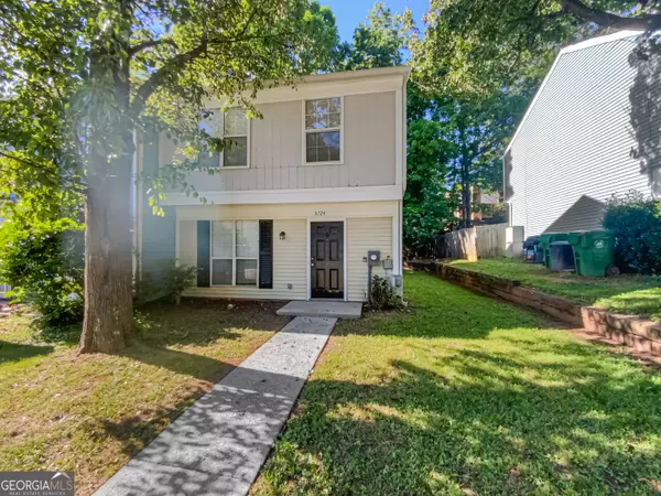 5724 Wells CIR, Stone Mountain, GA 30087