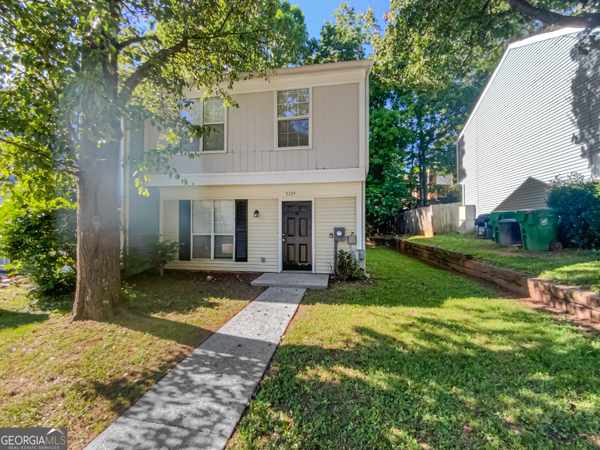 5724 Wells CIR, Stone Mountain, GA 30087