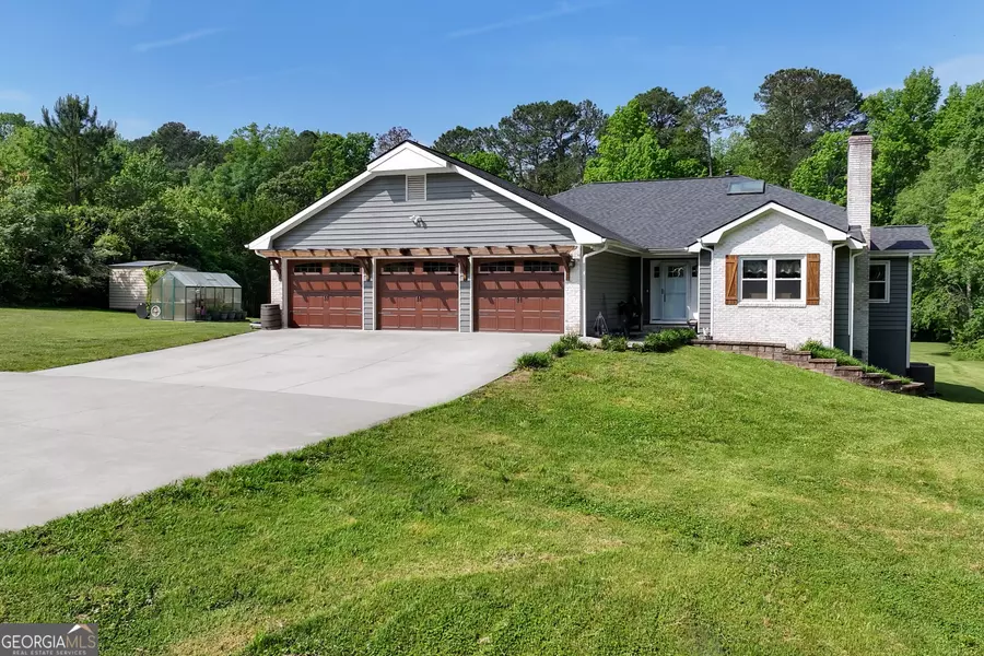 2408 Smith DR, Loganville, GA 30052