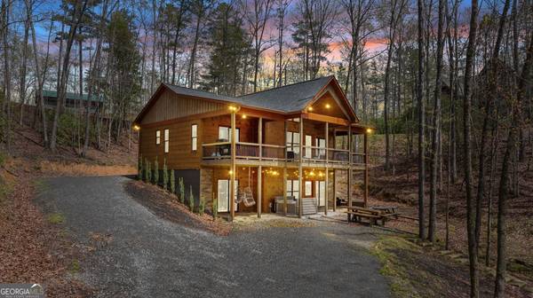 2070 Mountain Tops RD, Blue Ridge, GA 30513