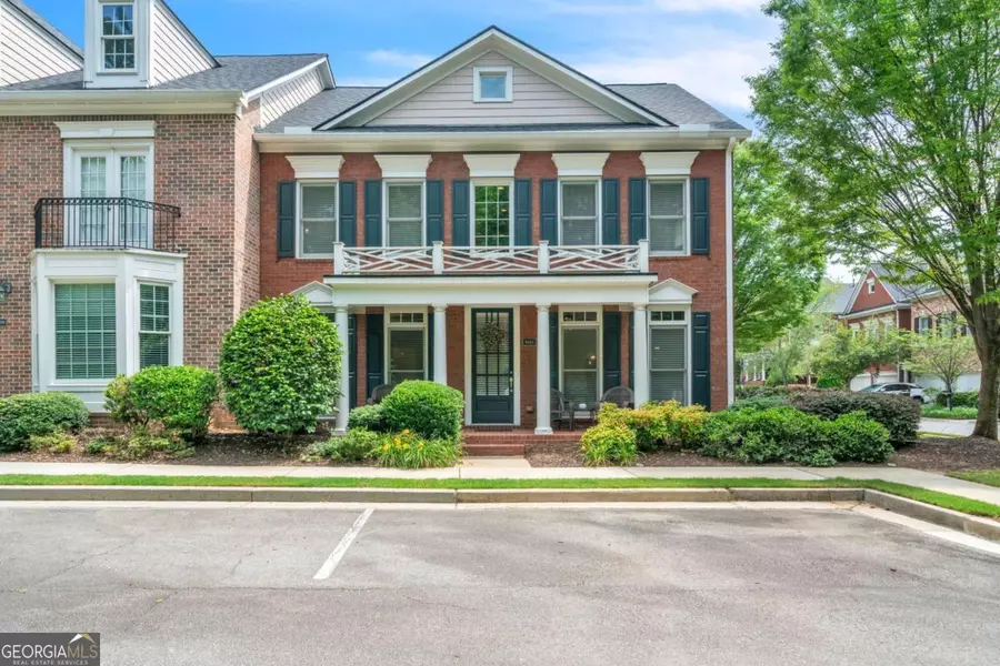 5811 Fairmont TRCE, Roswell, GA 30075