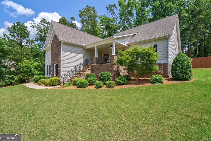 748 Bear Creek LN, Bogart, GA 30622