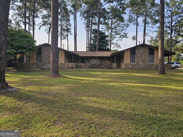 135 Kathleen RD, Swainsboro, GA 30401