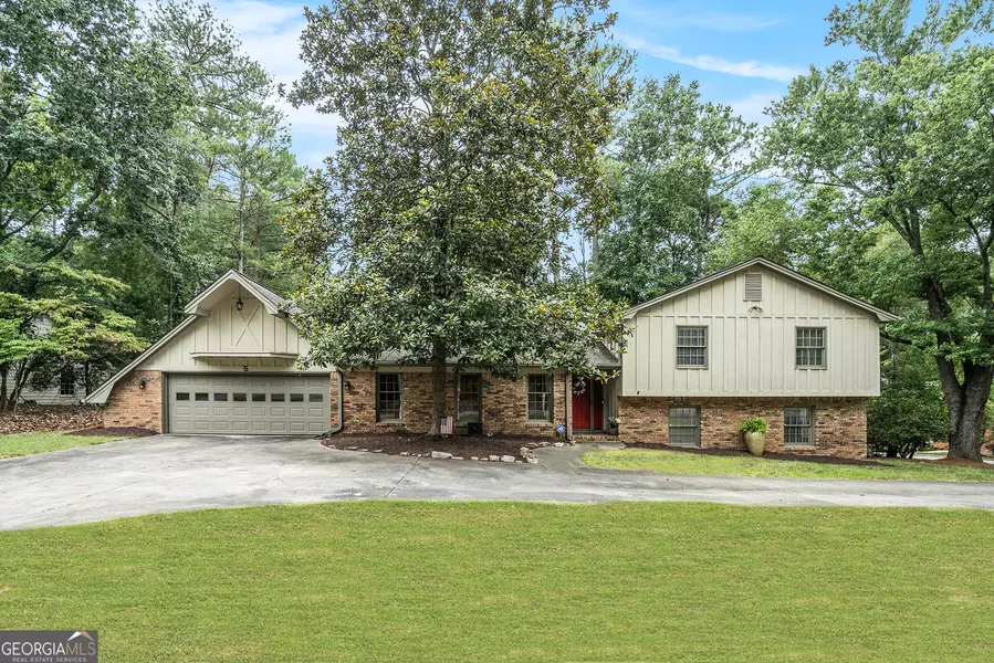 5 Pine Island CT, Roswell, GA 30076