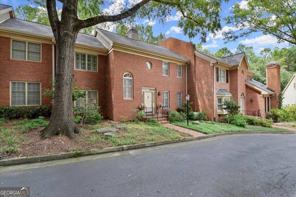 40 Ivy Chase NE, Atlanta, GA 30342