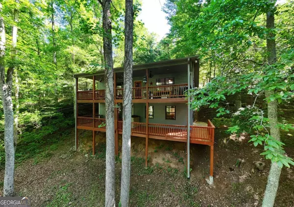 Hiawassee, GA 30546,460 Pierce Cove RD