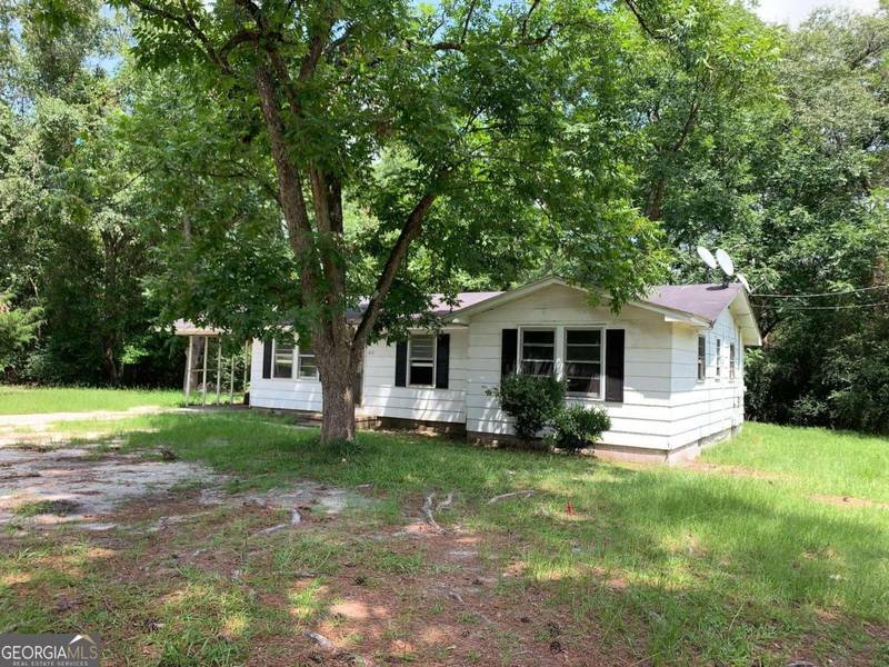 329 Gwenda ST, Adrian, GA 31002