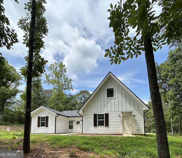 582 W Grantville RD, Grantville, GA 30220