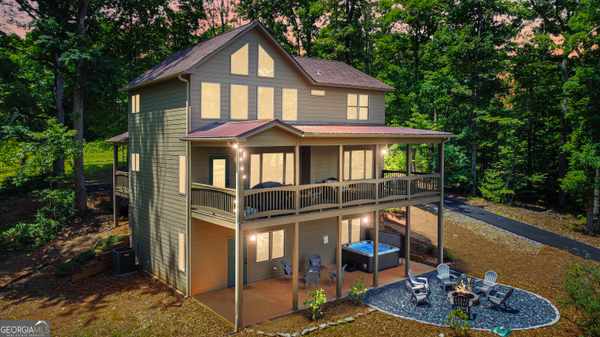 196 Grayson PT, Blue Ridge, GA 30513