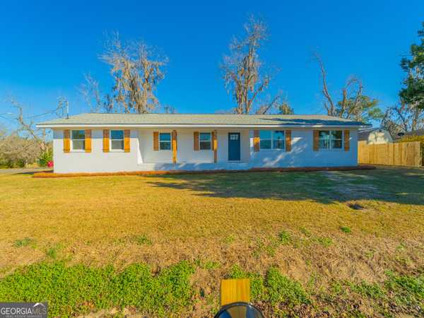 734 Hendry Street, Blackshear, GA 31516