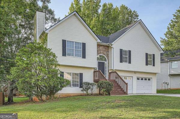 6393 Hillview LN, Douglasville, GA 30134