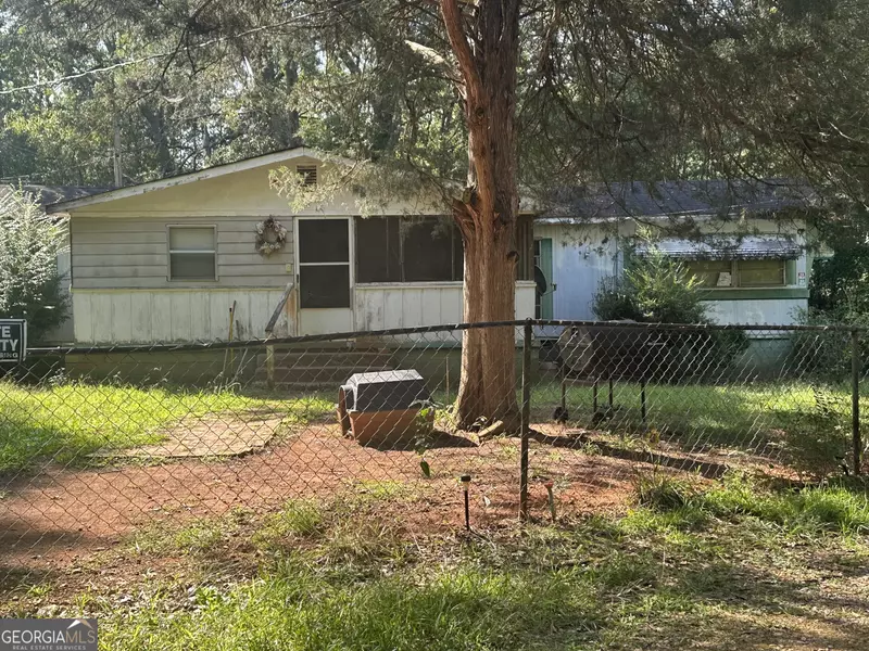 90 Meriwether ST, Grantville, GA 30220