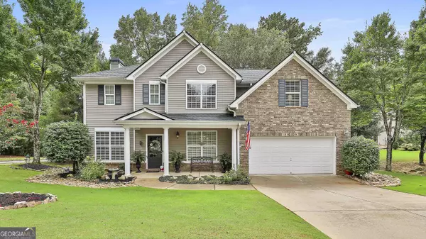 135 Brightling LN, Newnan, GA 30265