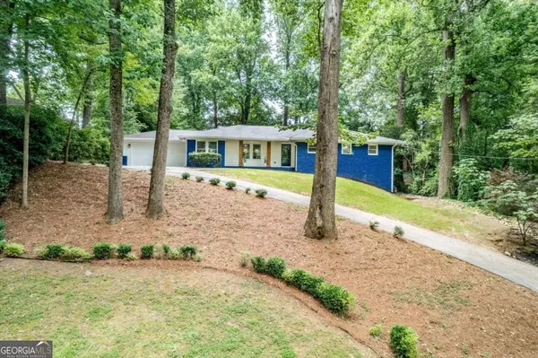 Atlanta, GA 30328,495 Valley LN