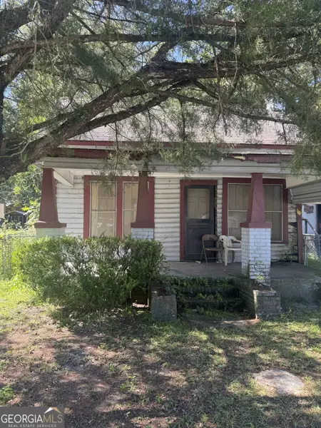 1061 Oak ST, Waycross, GA 31501