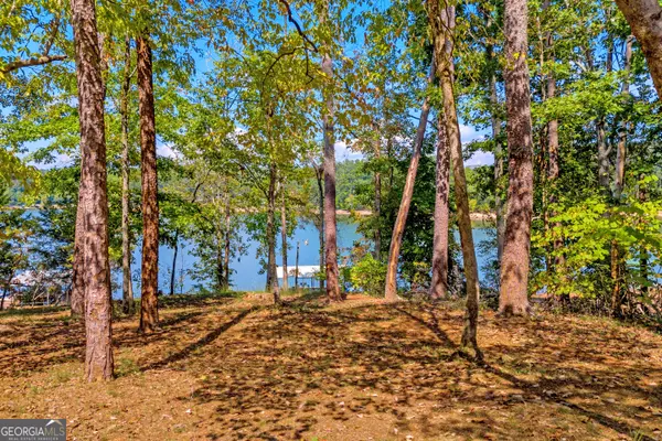 Toccoa, GA 30577,365 Shorewood CIR