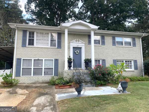 423 Canterbury CIR, Forest Park, GA 30297