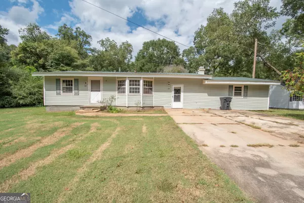 309 Lagrange ST, Grantville, GA 30220