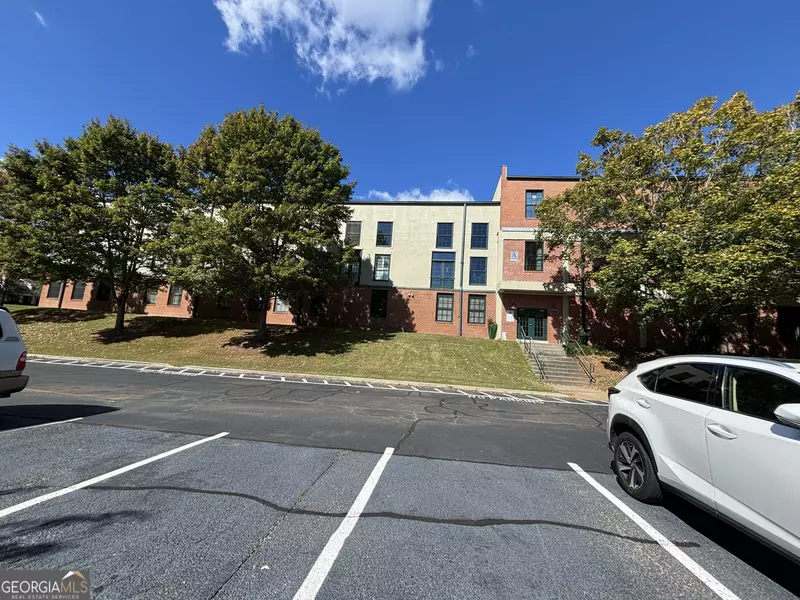 1752 LIBERTY LN #1752, Roswell, GA 30075