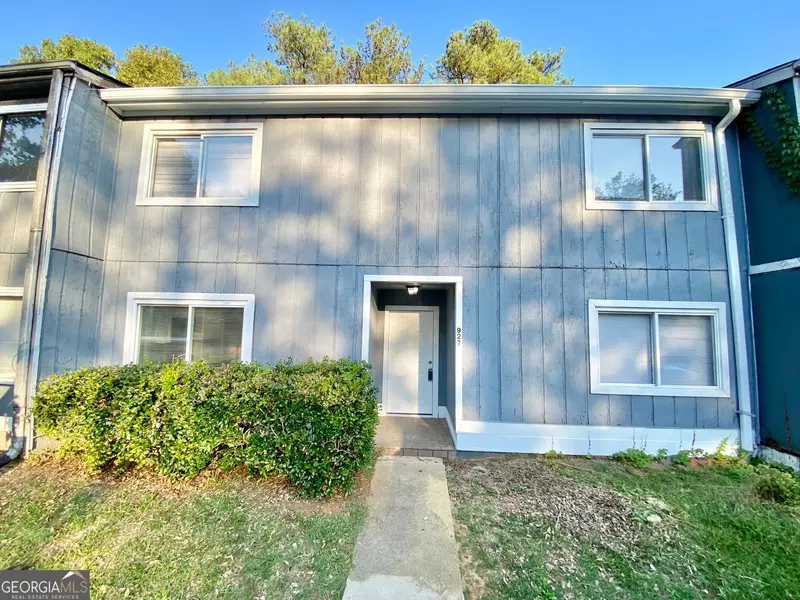 927 Pine Oak TRL #927, Austell, GA 30168