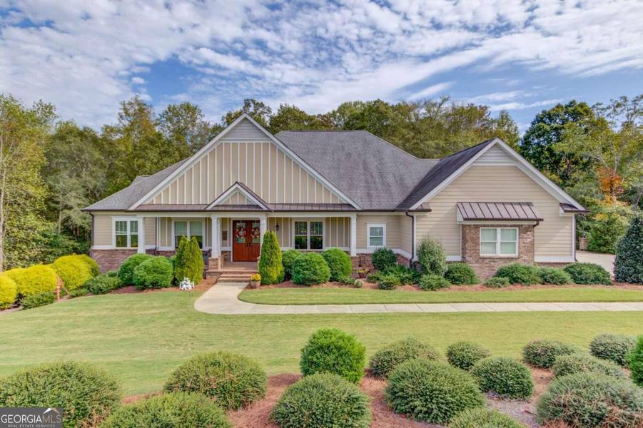 624 Skyland DR, Hoschton, GA 30548