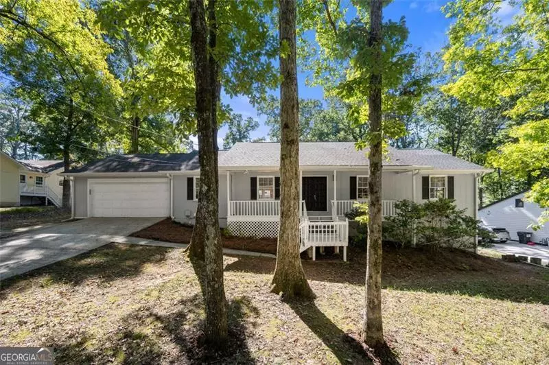 405 Hunters LN, Woodstock, GA 30189