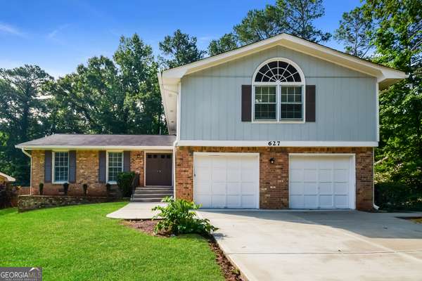 627 Rockborough DR, Stone Mountain, GA 30083