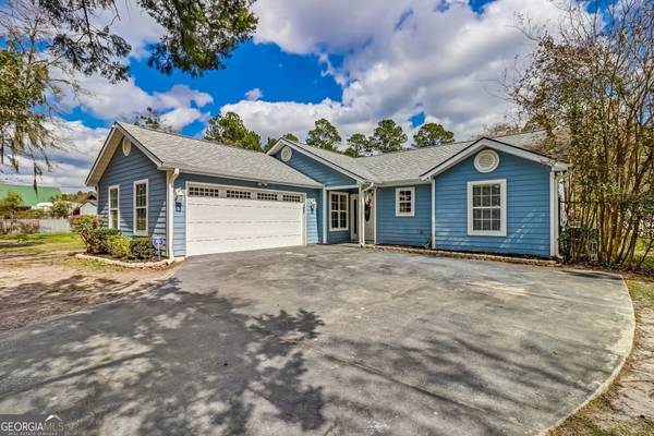 232 Pine DR, Woodbine, GA 31569