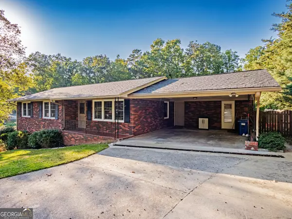 390 Mountain View DR, Gainesville, GA 30501-1636