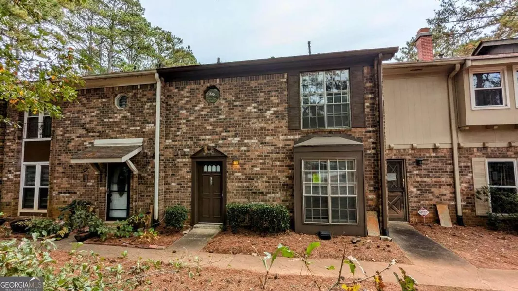 748 Garden View DR, Stone Mountain, GA 30083