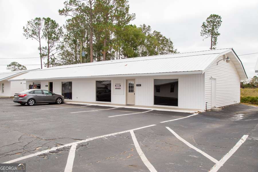 680 S Main ST #D&E, Baxley, GA 31513