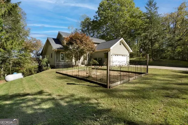 14 Rivendell Way, Hayesville, NC 28904