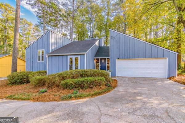 4572 Shallowford RD, Roswell, GA 30075