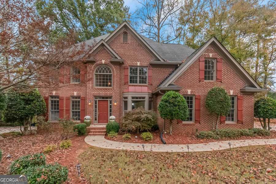 5026 Staverly LN, Peachtree Corners, GA 30092