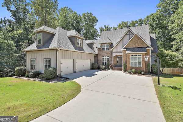 121 Walden Pond TRL, Senoia, GA 30276