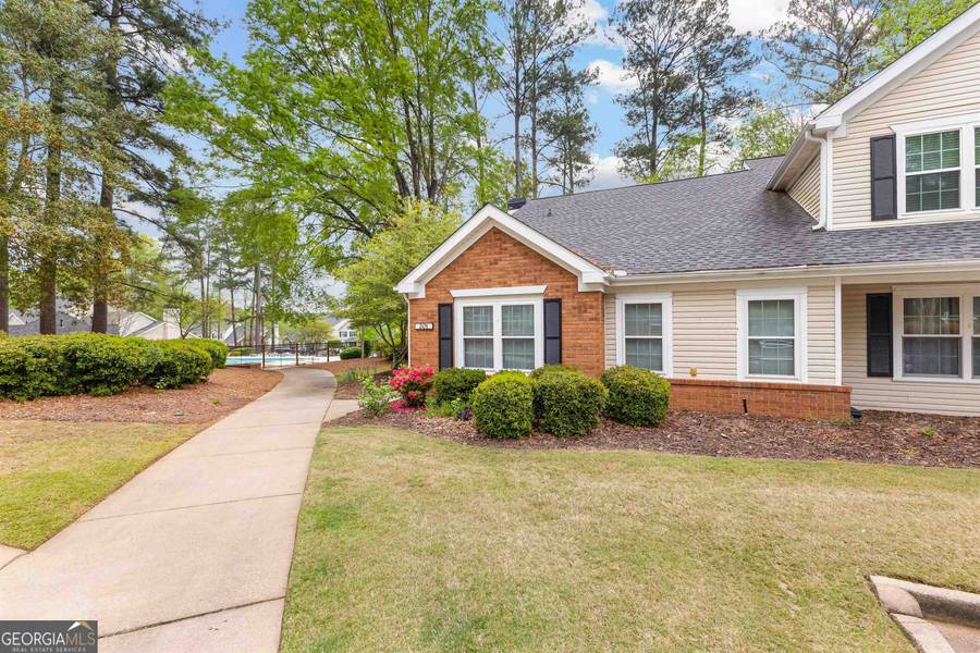 201 Ridgelake CIR, Peachtree City, GA 30269