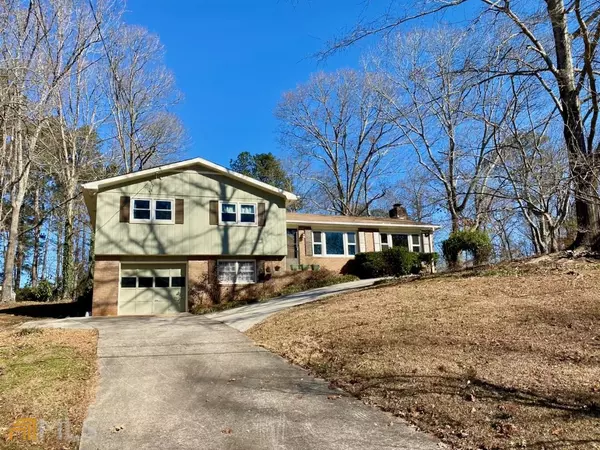 238 King Arthur DR,  Woodstock,  GA 30189