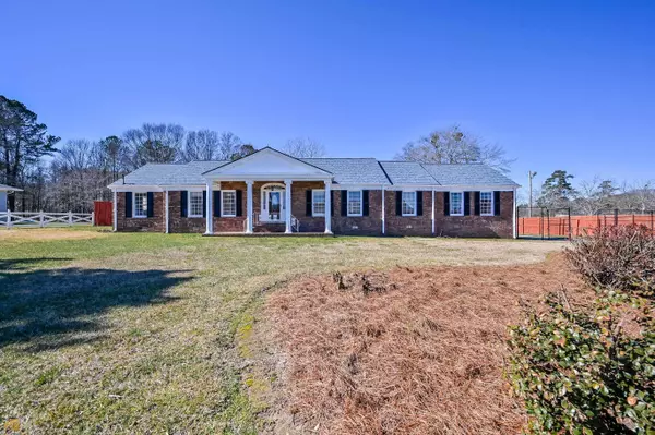 5600 Whispering Pines RD, Mableton, GA 30126