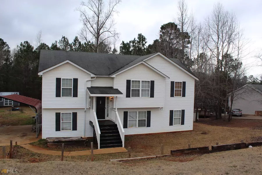 81 Pine Grove LN, Lagrange, GA 30241