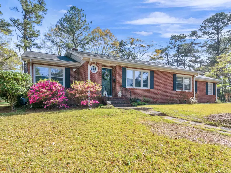 306 Hillside DR, Fairburn, GA 30213