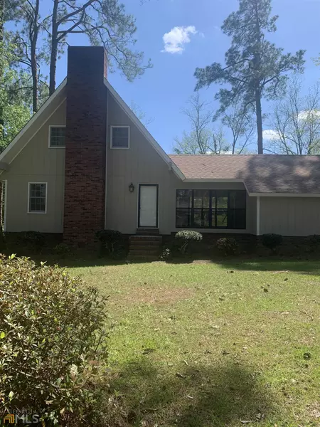 110 Peggy Dr, Swainsboro, GA 30401