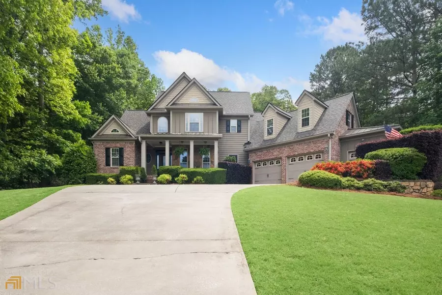 300 Peninsula CIR, Newnan, GA 30263