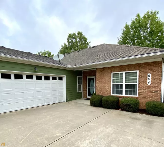 904 Commonwealth CIR, Newnan, GA 30263