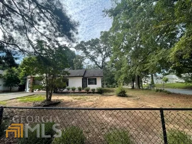 1544 Venetian DR, Atlanta, GA 30311