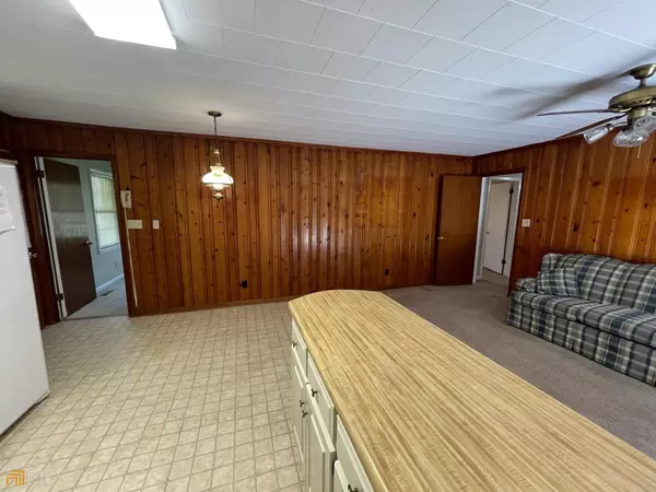 Swainsboro, GA 30401,215 Neal ST