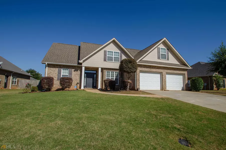 615 Huntwood LN, Kathleen, GA 31047