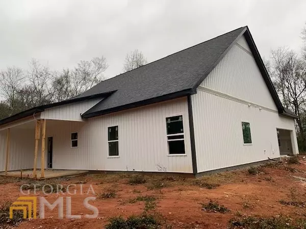 Homer, GA 30547,517 Christmas Tree RD