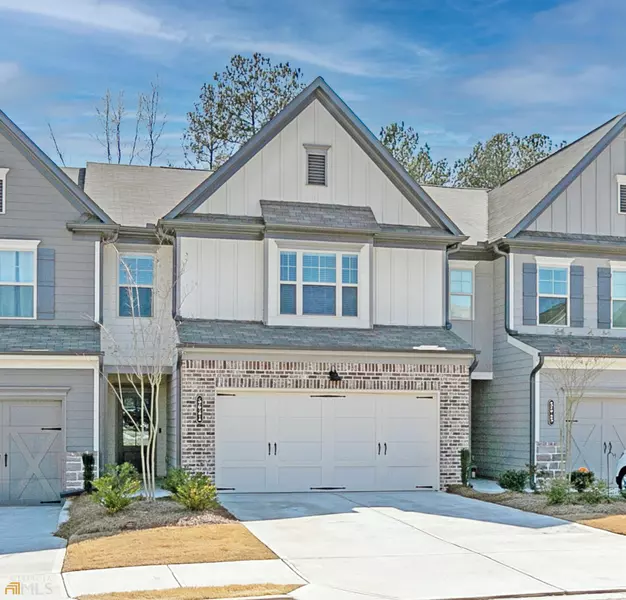 5621 Elmwood LN, Flowery Branch, GA 30542